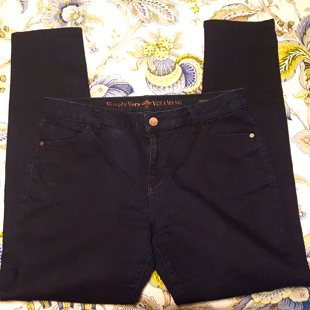 Simply Vera Wang navy blue skinny jeans!